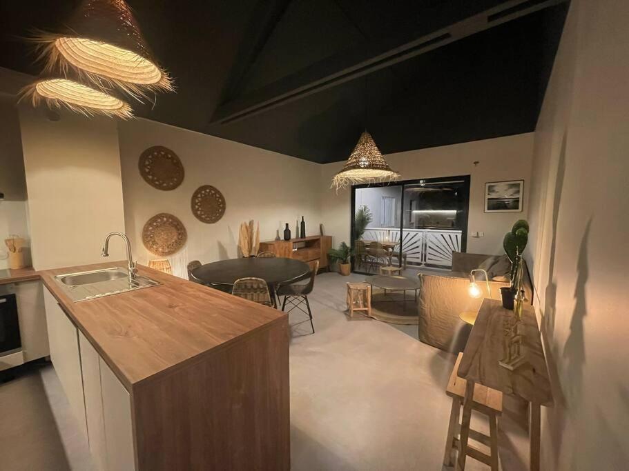 Oligaia Orient Bay Appartement Quarter of Orleans Buitenkant foto